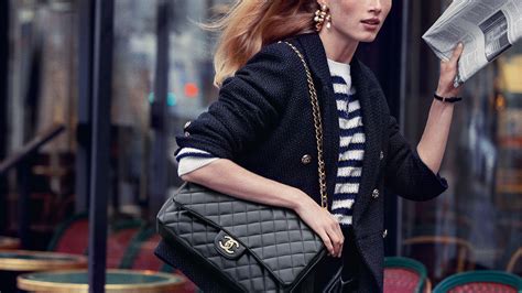 chanel sac 11.12|Classic 11.12 handbag, Lambskin, black — Fashion .